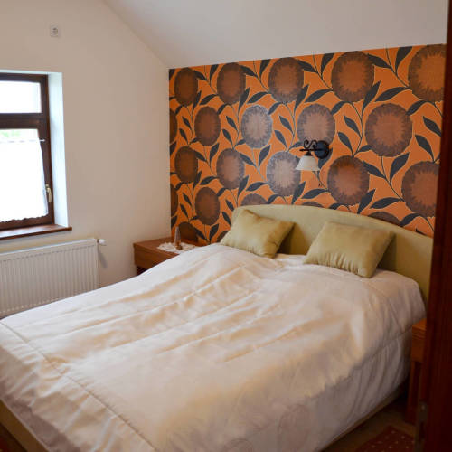 Apartament la etaj cu baie comună cu 2 camere pentru 4 pers.