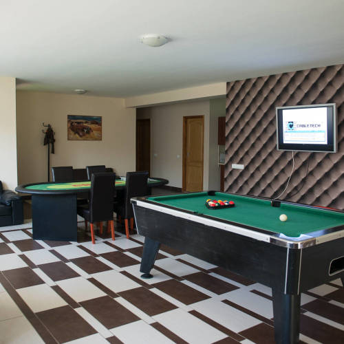 Casă de vacanță la parter cu vedere spre pădure pentru 10 pers. (se inchirieaza doar integral)