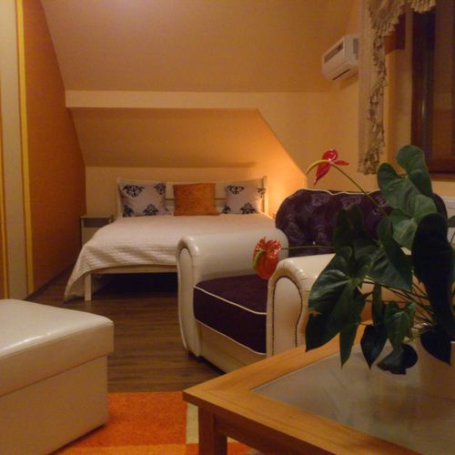 Pokoj s koupelnou pro 4 os. v podkroví (s možností přistýlky)