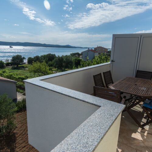 Apartman s klimatizací pro 4 os. se 2 ložnicemi s výhledem na moře (s možností přistýlky)