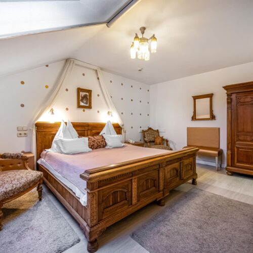 Camera cvadrupla family comunicantă