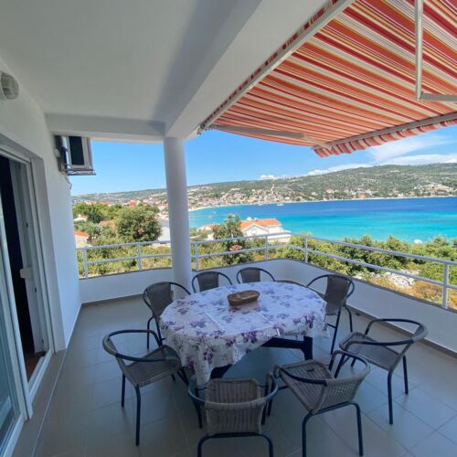 Deluxe Sea View 4-Room Apartment for 8 Persons