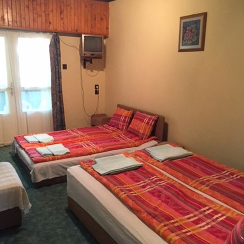 Camera cvadrupla family cu balcon