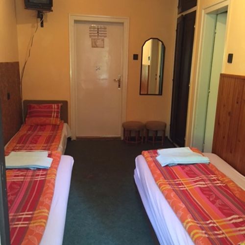 Camera twin la parter d (se poate solicita pat suplimentar)