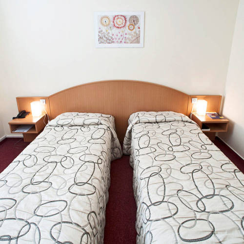 Camera twin standard cu aer conditionat