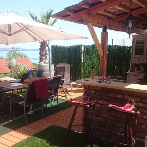Deluxe Panoramic Summer House for 3 Persons