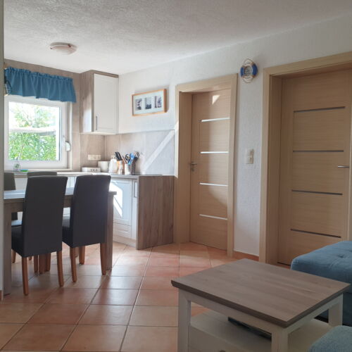 Apartman pro 6 os. se 3 ložnicemi s výhledem na moře v přízemí