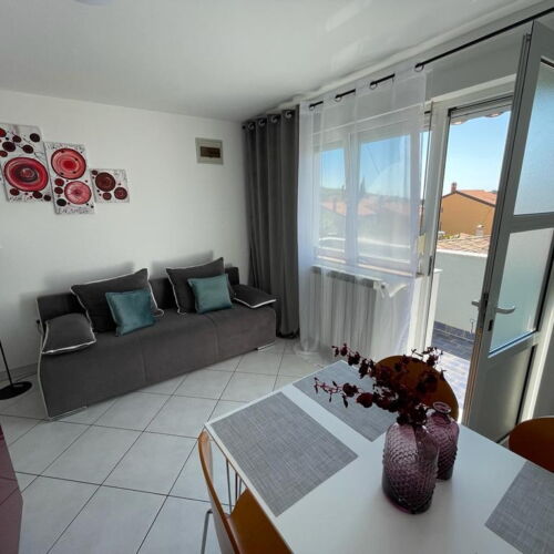 Apartament 3-osobowy na piętrze Tourist z 1 pomieszczeniem sypialnianym (możliwa dostawka)
