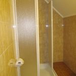 Erkélyes zuhanyzós franciaágyas szoba (pótágyazható)