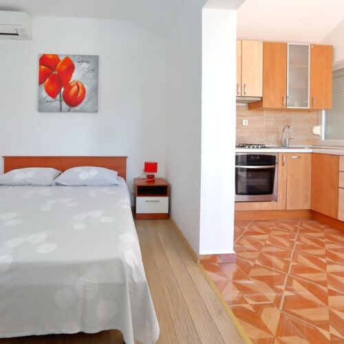 Apartament studio la etaj cu 1 camera pentru 2 pers.