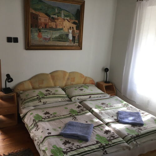 Camera cvadrupla cu baie