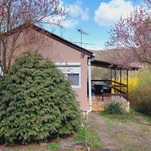 Mountain View Whole House Holiday Home for 6 Persons