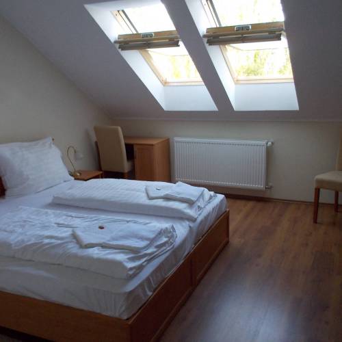 Camera dubla classic la etaj (se poate solicita pat suplimentar)