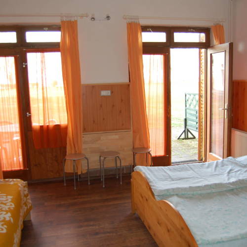 Apartament cu duș cu vedere spre Balaton cu 1 camera pentru 3 pers.