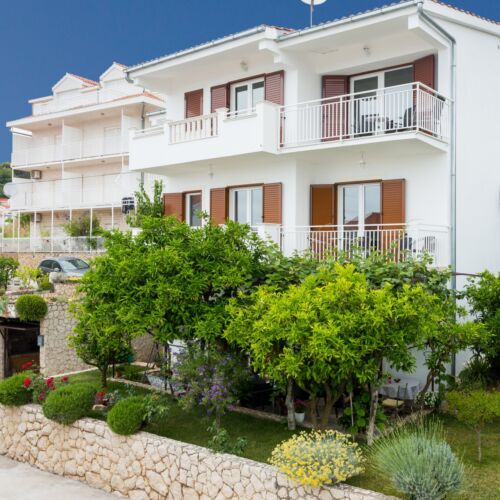 Partial Sea View 3-Room Apartment for 5 Persons 