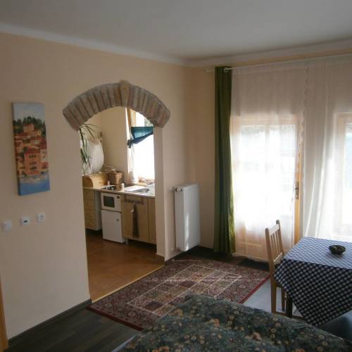 Apartament la parter accesibil(a) persoanelor cu dizabilitati cu 1 camera pentru 3 pers.