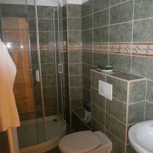 Camera tripla economy cu balcon