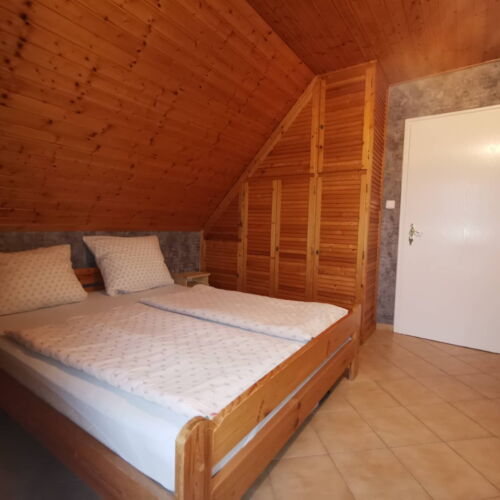 Apartman pro 4 os. se 2 ložnicemi na poschodí 