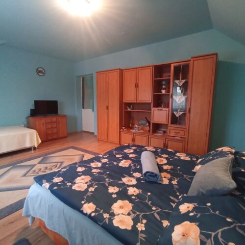 Pokój 2-osobowy na piętrze z klimatyzacją (możliwa dostawka)