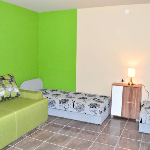 Apartament la parter cu 1 camera pentru 4 pers.