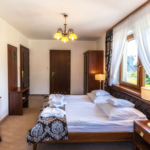 Camera dubla superior cu balcon