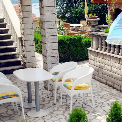 U prizemlju apartman 