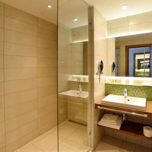 Rezydencja pokój 2-osobowy Junior z balkonem z 1 pomieszczeniem sypialnianym (możliwa dostawka)