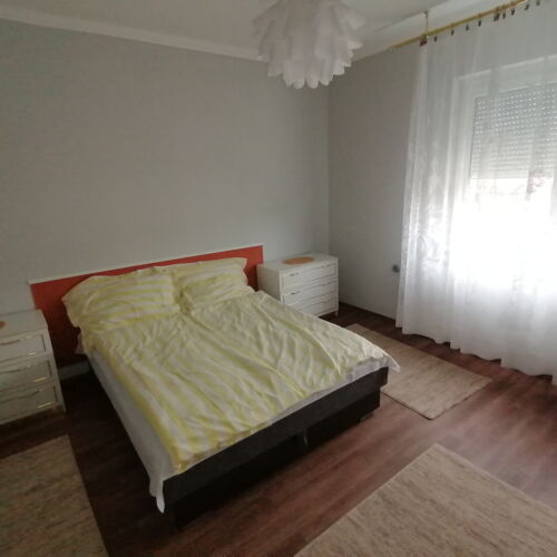 Pokoj pro 3 os. s výhledem na město na poschodí