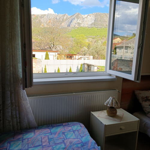 Pokoj pro 4 os. s výhledem na hory  (s možností přistýlky)