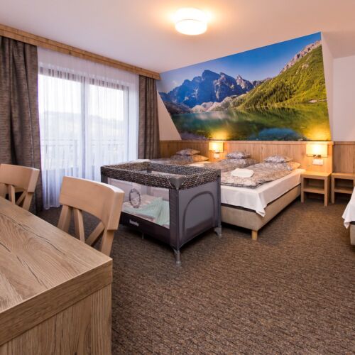 Family Balcony 5 Person Room