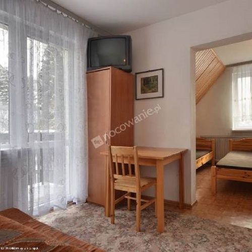 Camera cvadrupla familial(ă) cu balcon