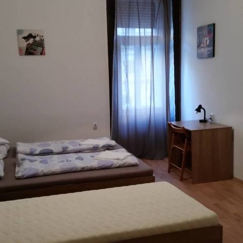Standard Dreibettzimmer mit Badezimmer