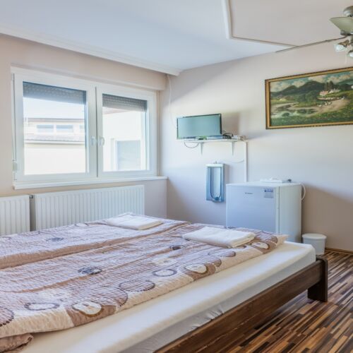 Camera dubla standard cu baie comună