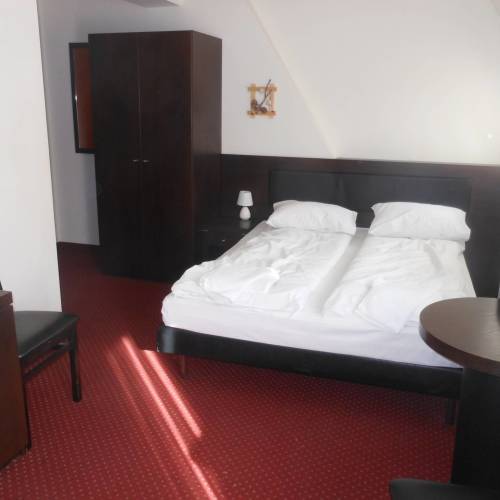 Standard Mountain View Triple Room