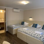 Podrumski Klimatiziran soba sa 3 kreveta(om) (za 3 osoba(e))