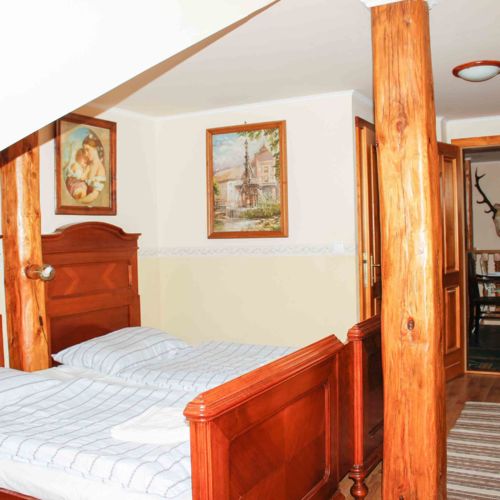 Camera dubla standard la etaj