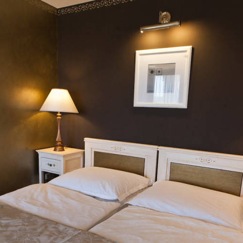 Suita deluxe cu vedere spre gradina cu 2 camere pentru 4 pers.