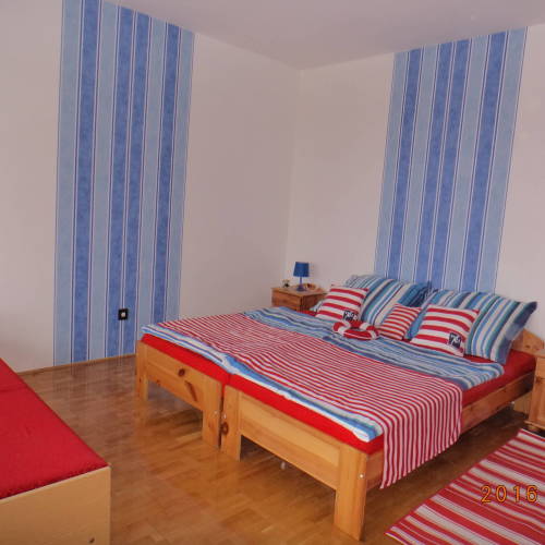 Suita family la etaj cu 2 camere pentru 6 pers. (se poate solicita pat suplimentar)