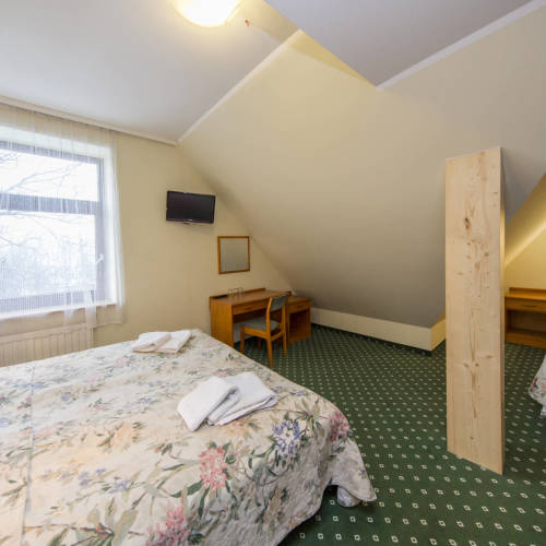 Pokój 3-osobowy z widokiem na góry z widokiem na dziedziniec