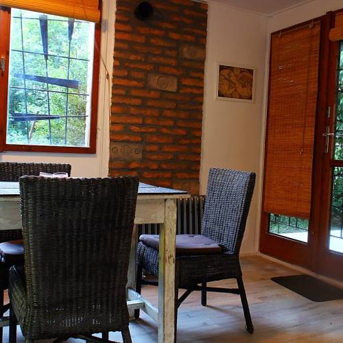 Domek drewniany 2-osobowy kabina sypialna z widokiem na las