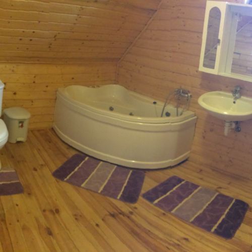 Camera dubla cu baie lCD TV