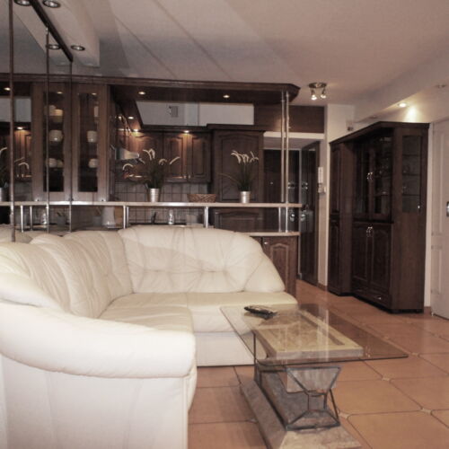 Apartman pro 4 os. se 2 ložnicemi s výhledem na město na poschodí (s možností přistýlky)