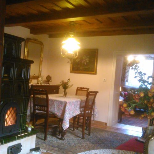 Apartament întreaga unitate cu vedere spre râu cu 2 camere pentru 3 pers. (se poate solicita pat suplimentar)