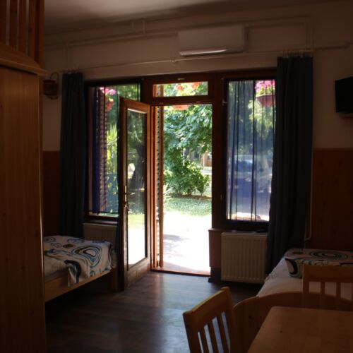 Apartament cu duș cu vedere spre parc cu 1 camera pentru 3 pers.