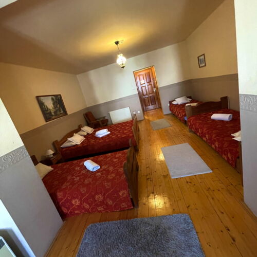 Camera cvadrupla (se poate solicita pat suplimentar)