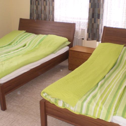 Erdgeschosses Vierbettzimmer mit Badezimmer