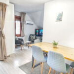 Upstairs 2-Room Apartment for 4 Persons with Terrace