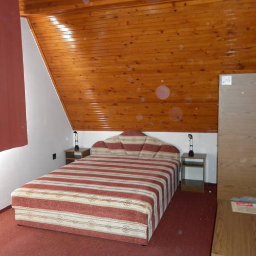 Camera cvadrupla la etaj c