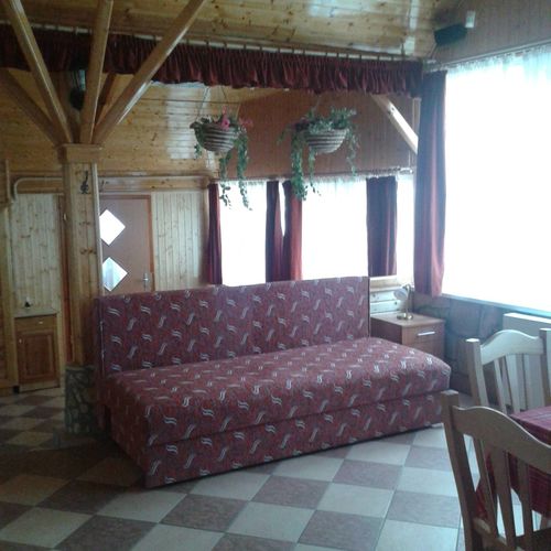 Apartament la parter d cu 3 camere pentru 7 pers.