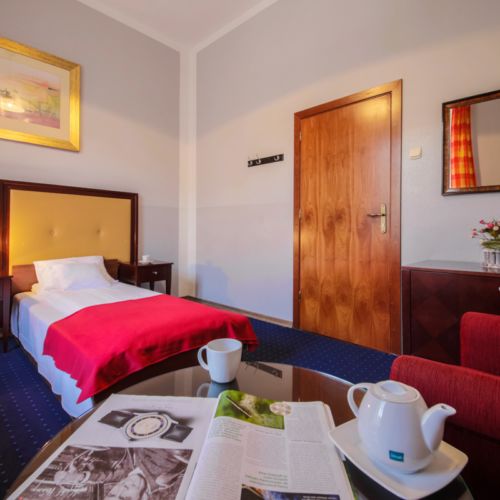 Camera twin twin cu baie comuna